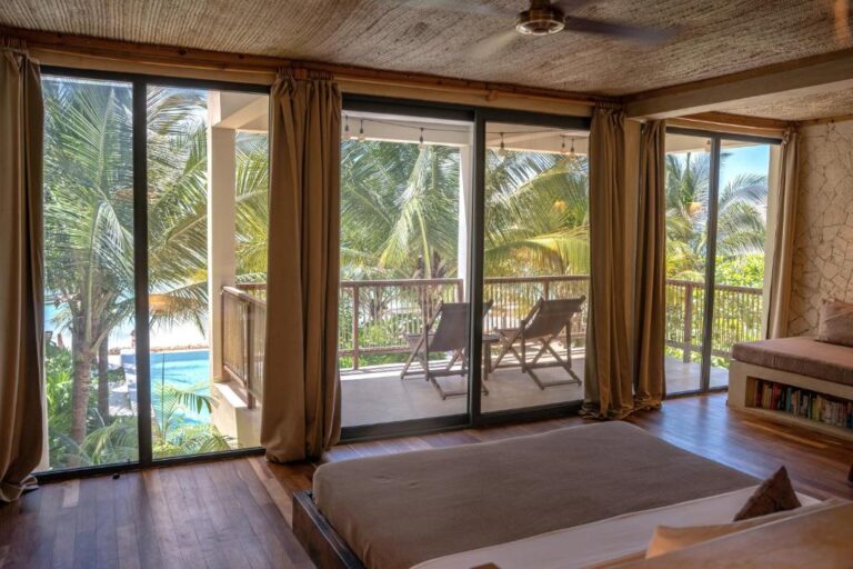 Boutique Beach Resorts vs Large Resorts: Which Is Better?