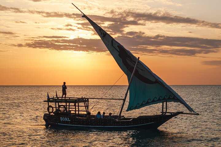 Coastal Sailing and Sunset Cruises