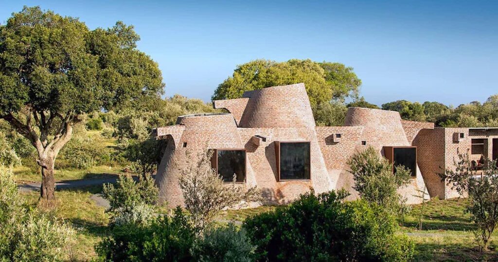 Angama Mara – High-End Luxury Safari Lodge in Maasai Mara, Kenya